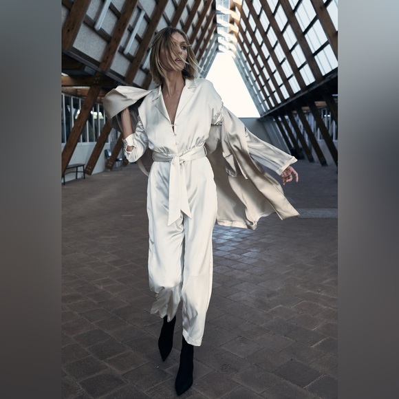 🤍 ZARA Oyster White Belted Satin Effect Crepe Jumpsuit sz XL - Picture 5 of 5